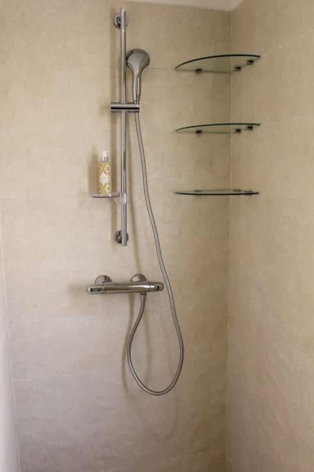 Spacieux Appart Tout Confort Avec Piscine Et Jardin Appartement *