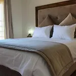 Spacieux Appart Tout Confort Avec Piscine Et Jardin