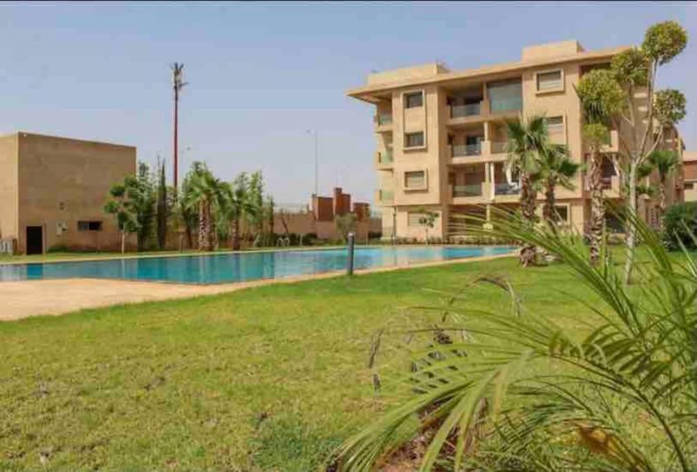 Spacieux Appart Tout Confort Avec Piscine Et Jardin Appartement