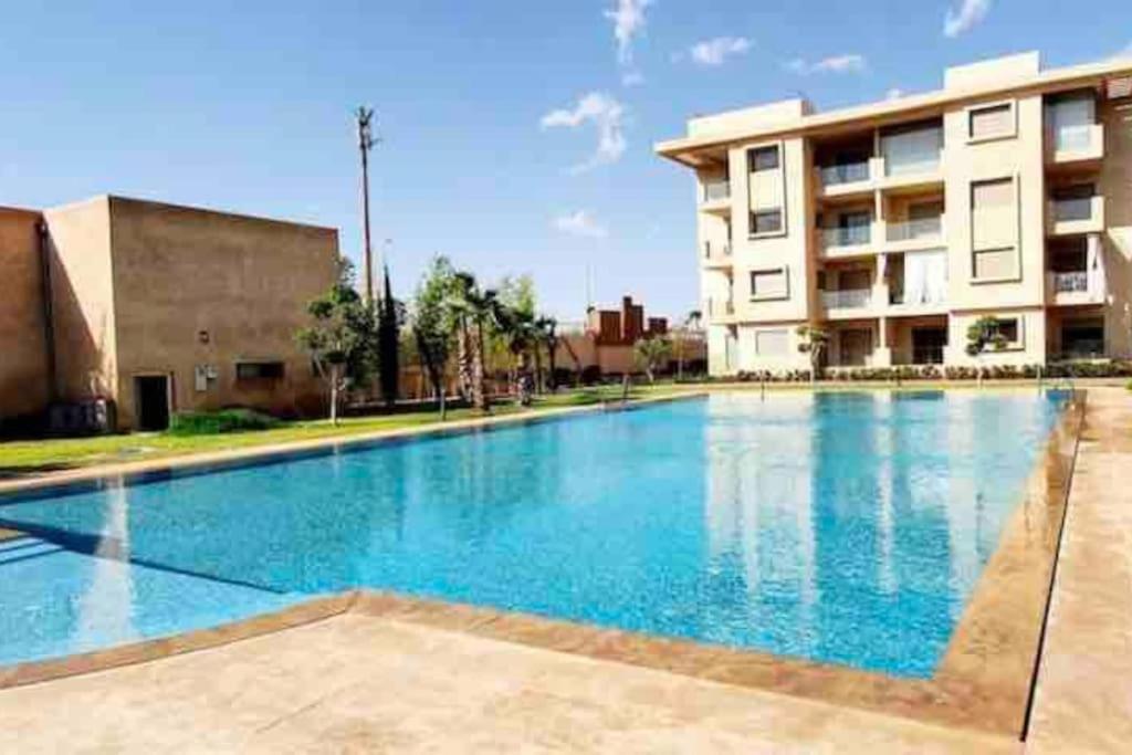 Spacieux Appart Tout Confort Avec Piscine Et Jardin Appartement *