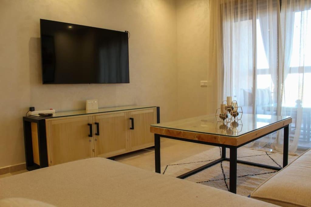 Spacieux Appart Tout Confort Avec Piscine Et Jardin Appartement