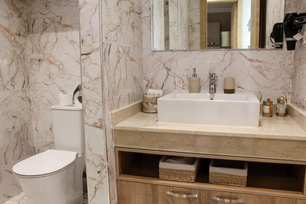 Appartement Spacieux Appart Tout Confort Avec Piscine Et Jardin *