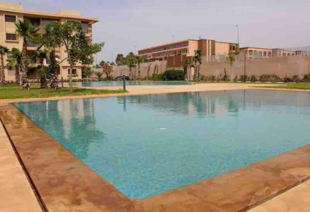 Spacieux Appart Tout Confort Avec Piscine Et Jardin