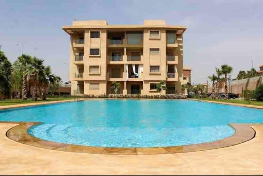 Spacieux Appart Tout Confort Avec Piscine Et Jardin Appartement